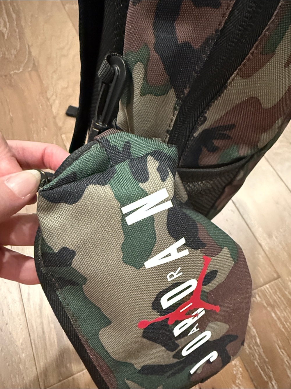Jordan Camo Backpack with Red Jumpman Watter Bottle Picket and Pencil Bag - Picture 4 of 10